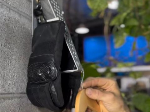 Posa Casco Soporte helmet wall support percha pared